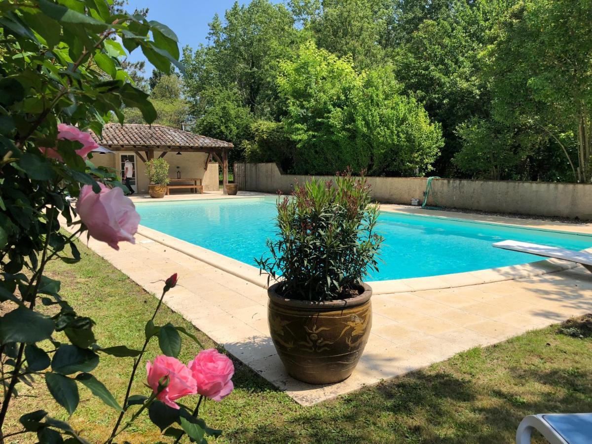Domaine Des Monges Bed & Breakfast Saint-Seurin-de-Prats Exterior photo