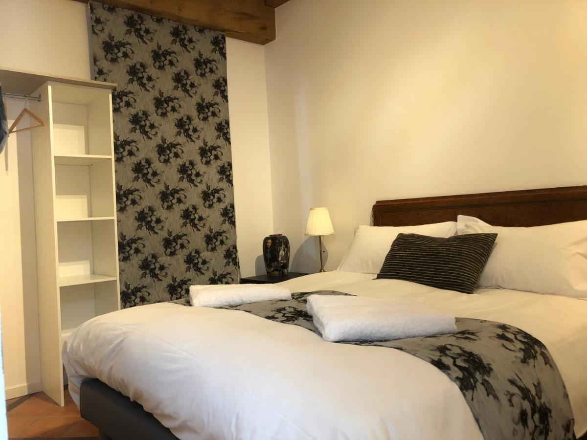 Domaine Des Monges Bed & Breakfast Saint-Seurin-de-Prats Exterior photo