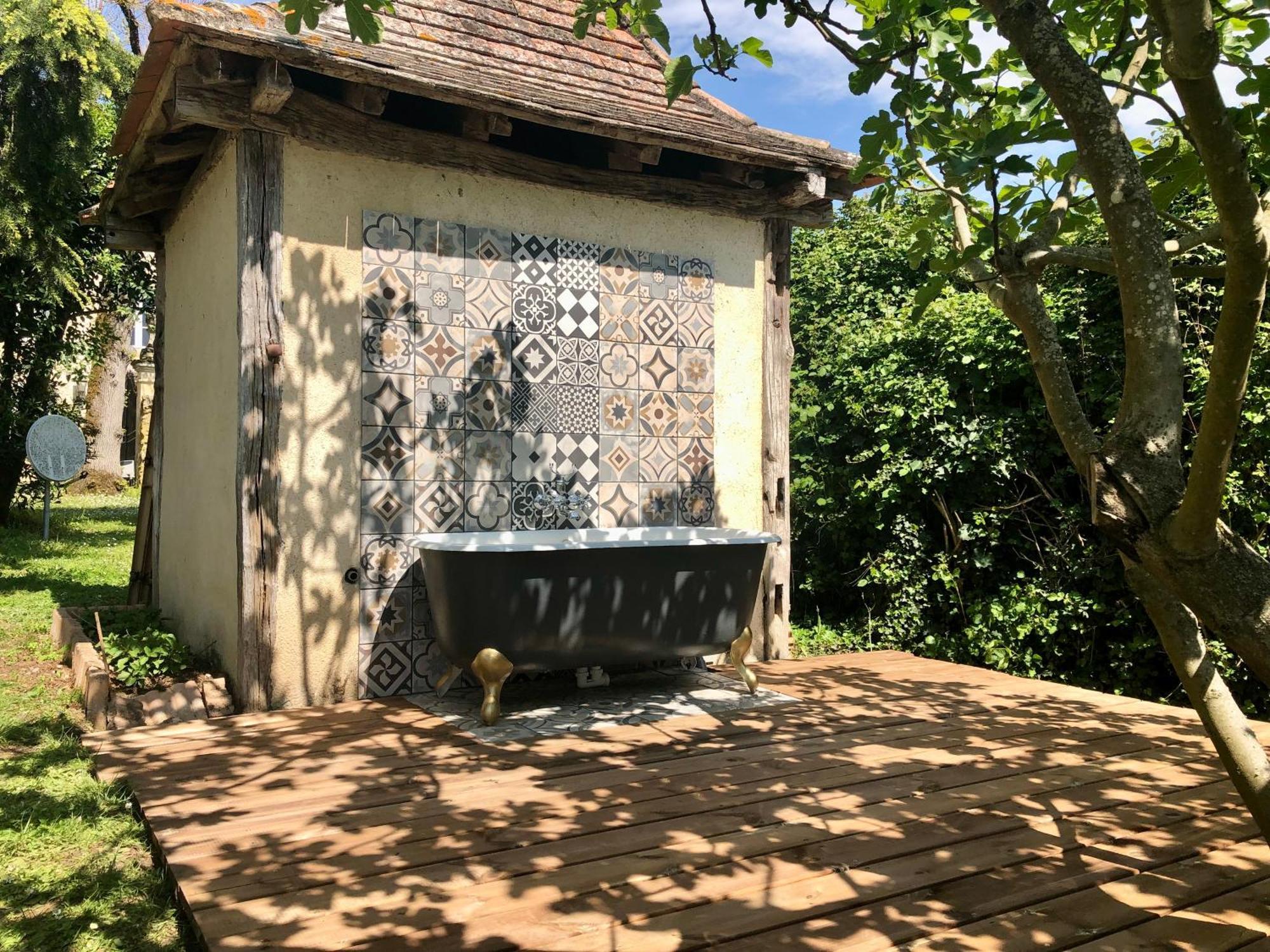 Domaine Des Monges Bed & Breakfast Saint-Seurin-de-Prats Exterior photo