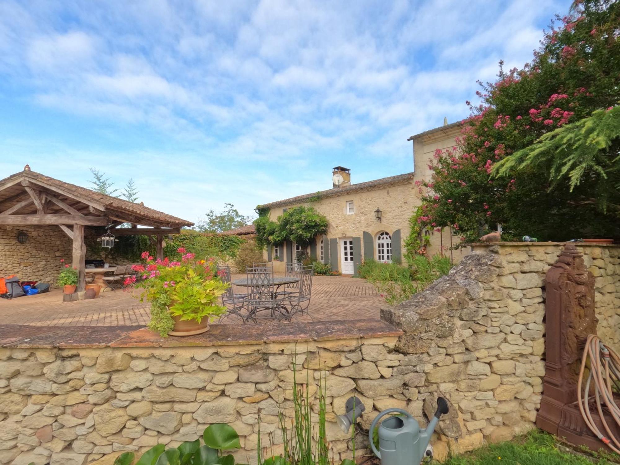 Domaine Des Monges Bed & Breakfast Saint-Seurin-de-Prats Exterior photo