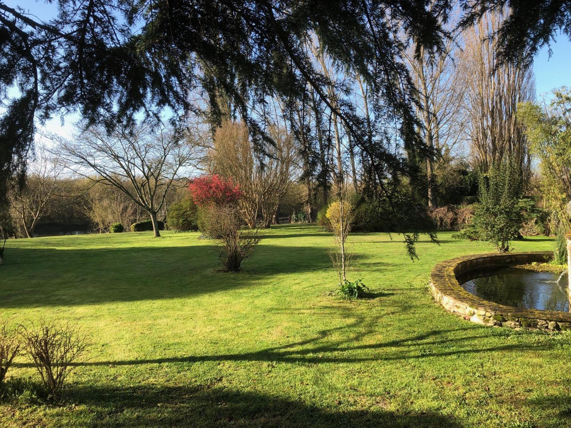 Domaine Des Monges Bed & Breakfast Saint-Seurin-de-Prats Exterior photo